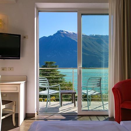 Hotel Sogno Del Benaco ลีโมเนซุลการ์ดา ภายนอก รูปภาพ