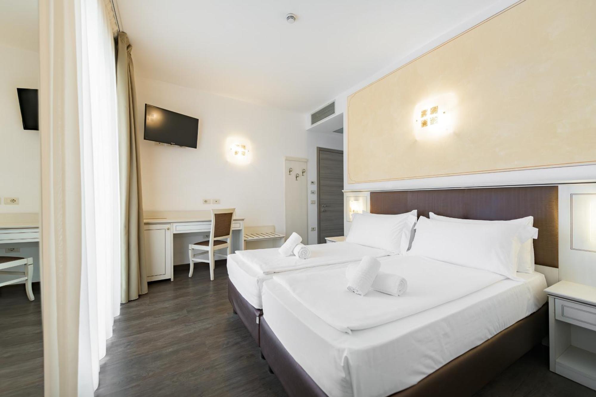 Hotel Sogno Del Benaco ลีโมเนซุลการ์ดา ภายนอก รูปภาพ