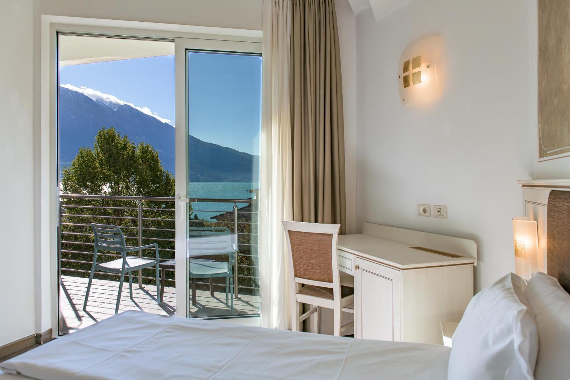 Hotel Sogno Del Benaco ลีโมเนซุลการ์ดา ภายนอก รูปภาพ